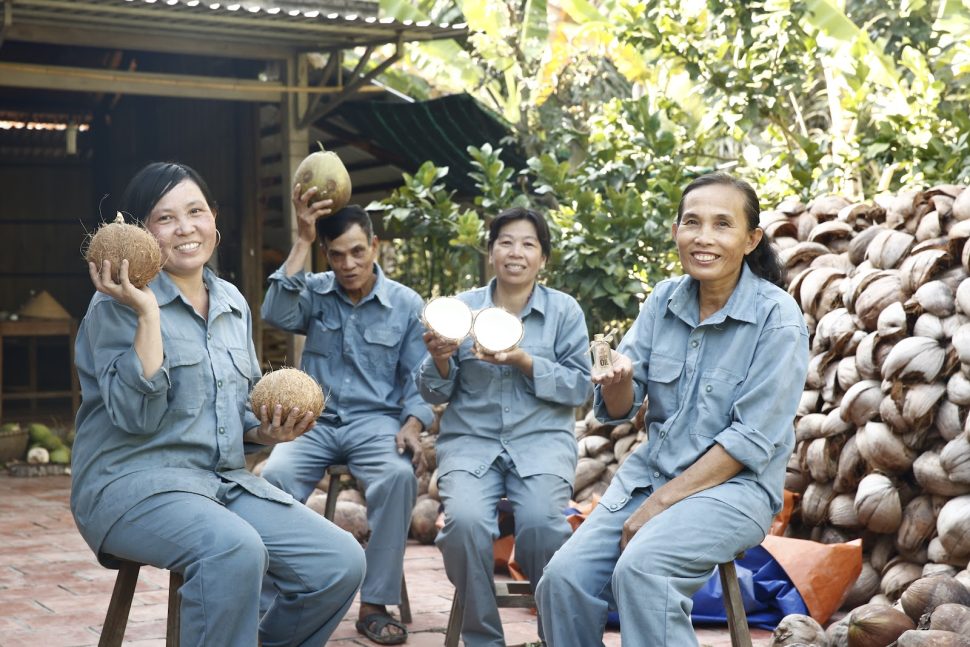 One4One chung tay hỗ trợ những cộng đồng yếu thế.